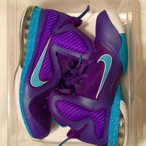 LeBron James Men's Sneakers (Charlotte Hornets) - Picture 5 of 6